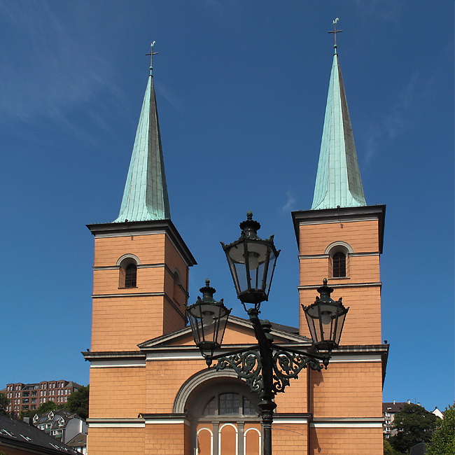 Laterne-WTL-IMG_3883.jpgWuppertal .jpg - Laurenziuskirche.